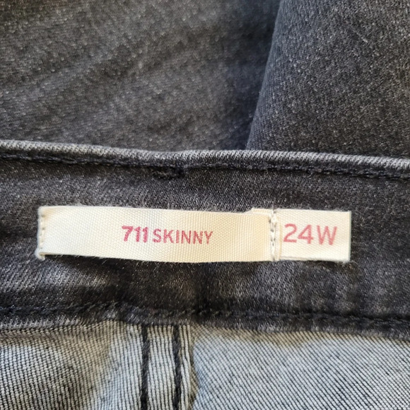 Levi's 711 Skinny Rawcut Hem Hi Rise Embroidered Jeans Size Women's 24W - Picture 13 of 15